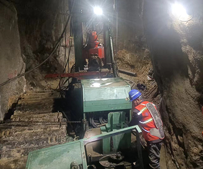 天井鉆機(jī)適用于多種地質(zhì)條件